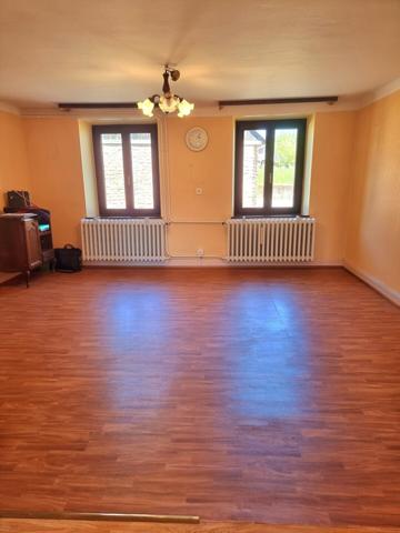 Dans un cadre verdoyant maison de 150m² sur une parcelle de 8 ares