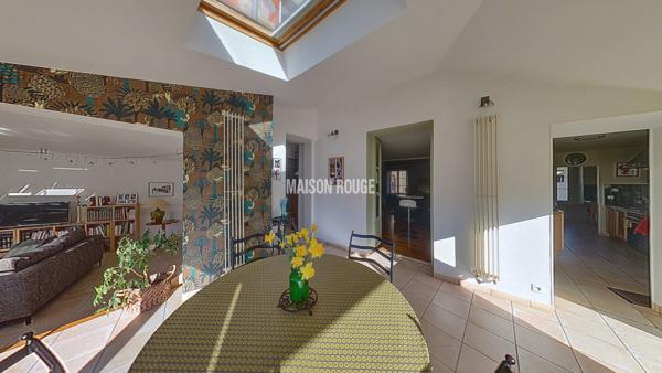 Maison hyper centre ville avec beau jardin arboré, suite parentale et cuisine de chef au coeur de Lamballe