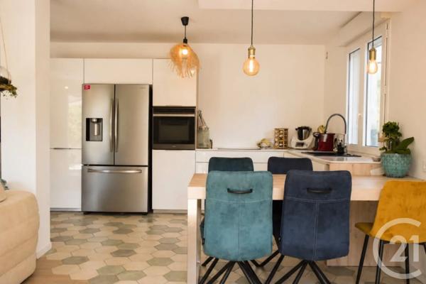 Maison à vendre  8 pièces - 242,34 m 2   BORGO  - 202