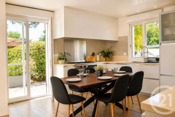Maison à vendre  8 pièces - 242,34 m 2   BORGO  - 202