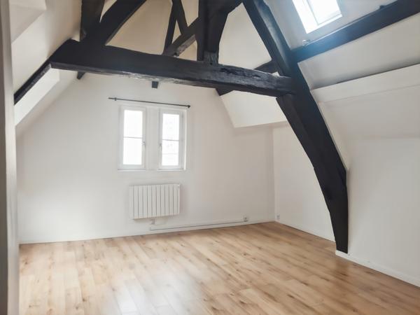 Appartement 2 pièces + espace bureau – 73 m² – Hyper centre historique