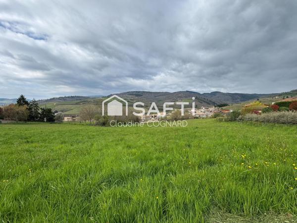 Terrain prêt à bâtir dans un cadre calme avec vue dégagée
