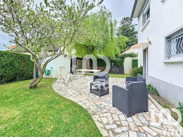 Maison traditionnelle 6 pièces de 186 m² à Gretz-Armainvilliers (77220)