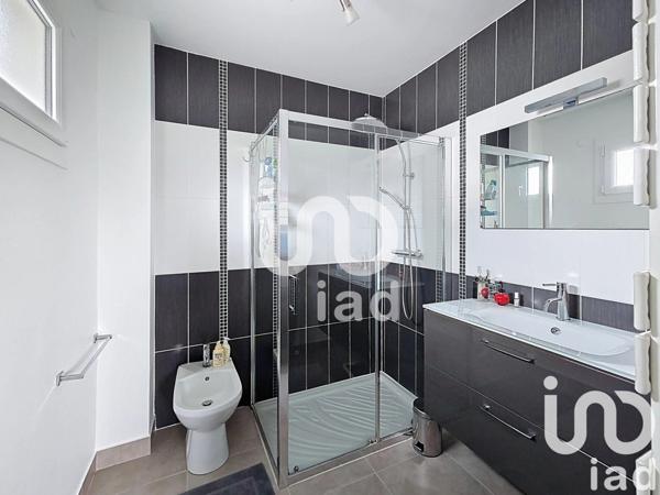 Maison traditionnelle 6 pièces de 186 m² à Gretz-Armainvilliers (77220)