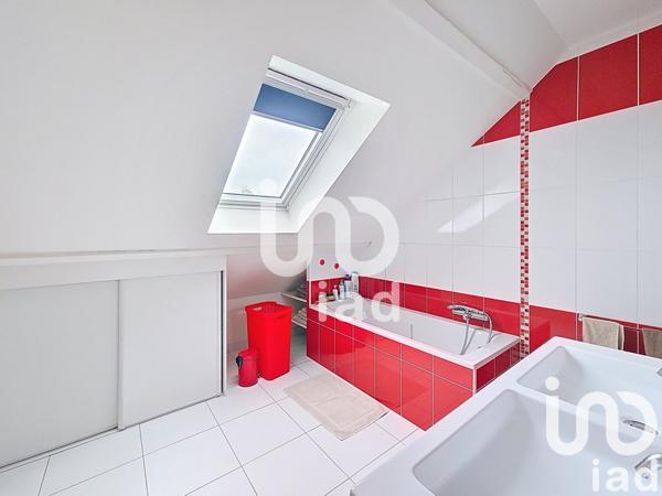 Maison traditionnelle 6 pièces de 186 m² à Gretz-Armainvilliers (77220)