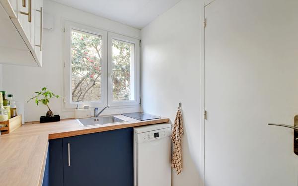 Immeuble à vendre    8 pièces • 107 m2 Paris 15