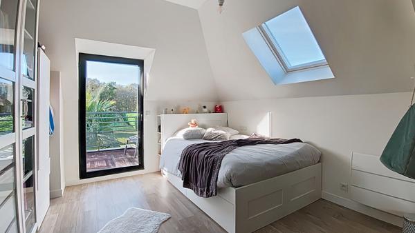 Maison contemporaine avec maison d'amis, grand jardin sans vis-à-vis