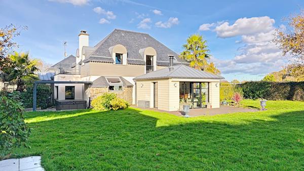 Maison contemporaine avec maison d'amis, grand jardin sans vis-à-vis