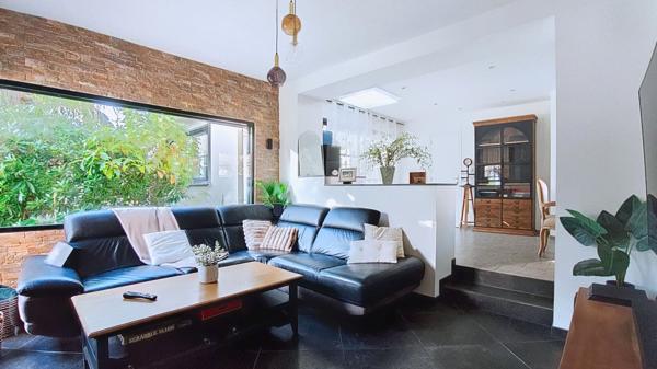 Maison contemporaine avec maison d'amis, grand jardin sans vis-à-vis