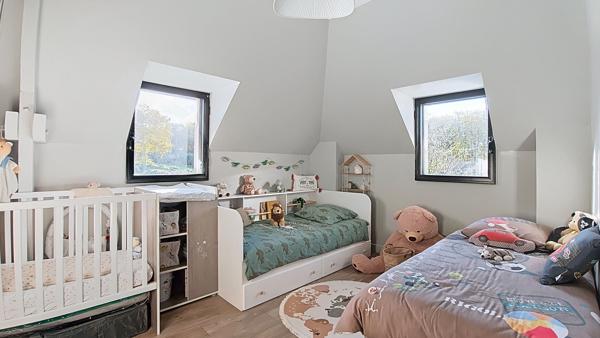 Maison contemporaine avec maison d'amis, grand jardin sans vis-à-vis