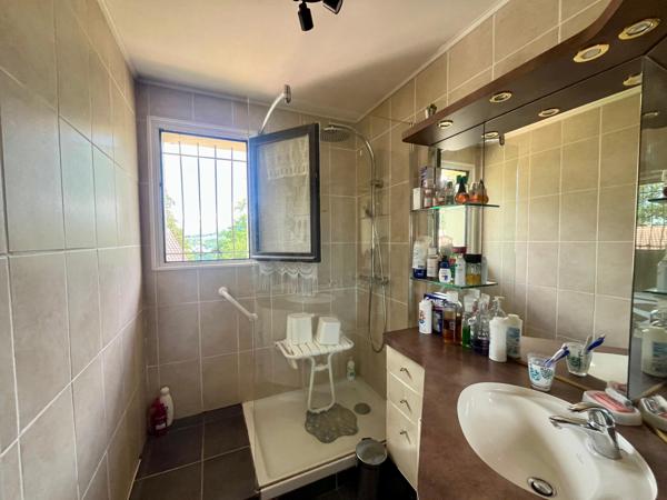 Villa 85 m² habitables  sur 575m de terrain au calme