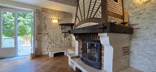 Propriété en pierre isolée