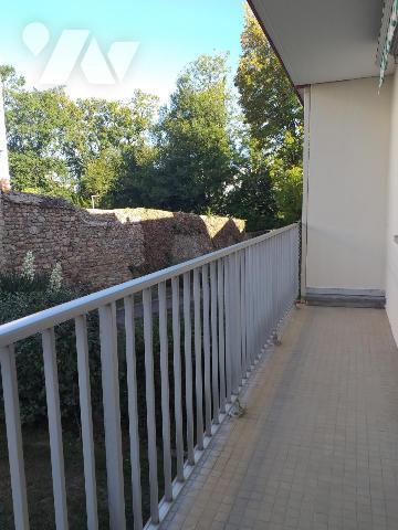 TERRASSES DU PALAIS Centre ville T2 bis de 50m² ouest au 1er étage avec cave 