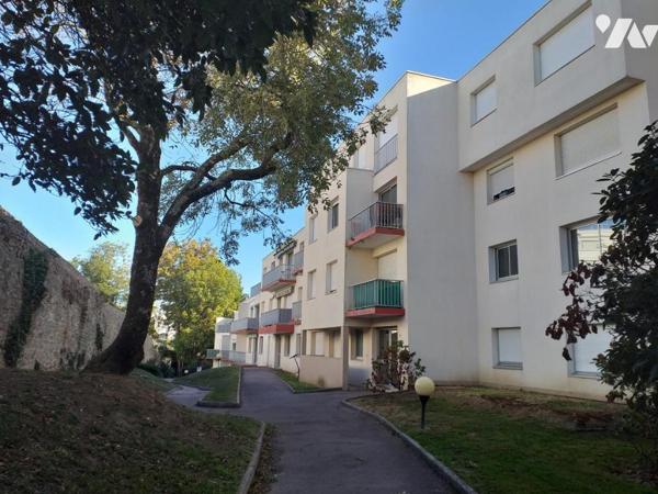 TERRASSES DU PALAIS Centre ville T2 bis de 50m² ouest au 1er étage avec cave 