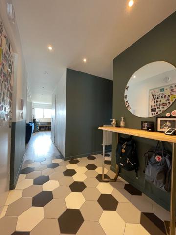 T4 pièces avec balcon et parking