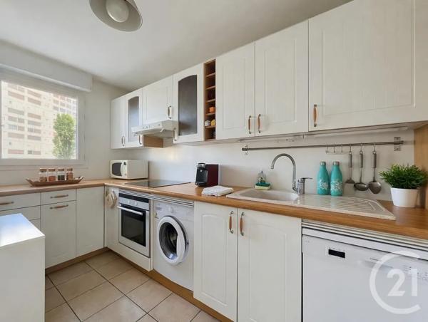 Appartement F4 à vendre  4 pièces - 75,51 m 2   FRESNES  - 94