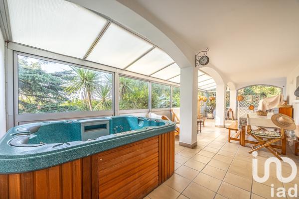 Maison à vendre 7 pièces 242 m² Niort