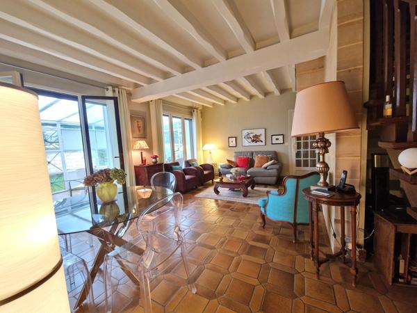 SENS CENTRE, A 2 PAS DES PROMENADES. MAISON-APPARTEMENT DE CHARME 117 m² hab.