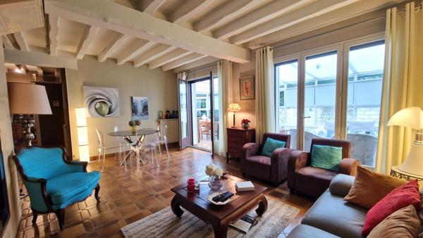 SENS CENTRE, A 2 PAS DES PROMENADES. MAISON-APPARTEMENT DE CHARME 117 m² hab.