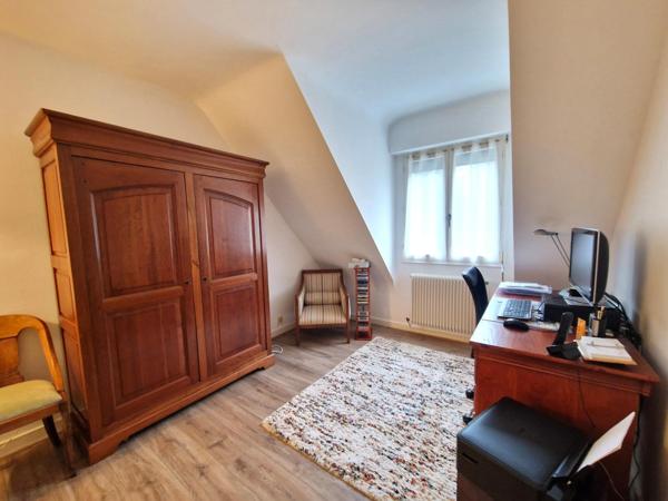 SENS CENTRE, A 2 PAS DES PROMENADES. MAISON-APPARTEMENT DE CHARME 117 m² hab.