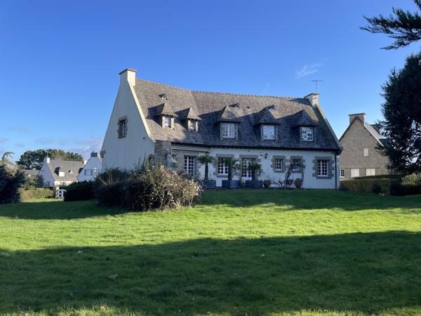 Dinard - Quartier du Port Breton - Maison de style néo-bretonne 5ch.