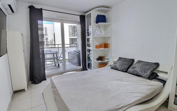 Maison à vendre    3 pièces • 74 m2 Marseille 10