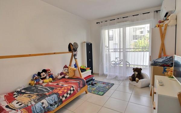 Maison à vendre    3 pièces • 74 m2 Marseille 10