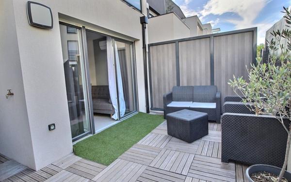 Maison à vendre    3 pièces • 74 m2 Marseille 10