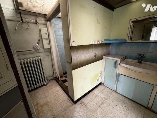 MAISON DE VILLE A RENOVER