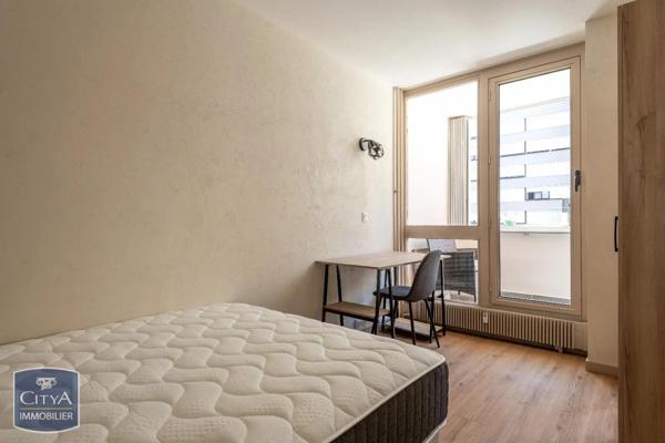 Appartement à louer 5 pièces 78.61m² Villeurbanne (69100)