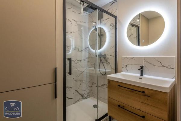 Appartement à louer 5 pièces 78.61m² Villeurbanne (69100)