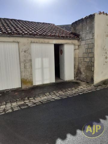 Parking à louer Saintes : 80€ - AJP Immobilier Saintes