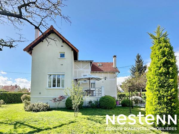 Maison de charme 5 pièces 2 chambres et un bureau à SAINTE GENEVIEVE DES BOIS, PROCHE Écoles et MAIRIE.
