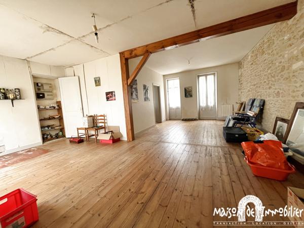 Vente Maison de village - 131m² - 5 pièces - Cour et garage - BOUTIERS SAINT TROJAN