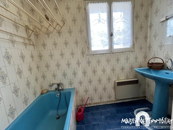 Vente Maison de village - 131m² - 5 pièces - Cour et garage - BOUTIERS SAINT TROJAN