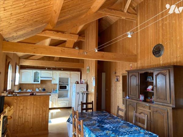 SAINT SYMPHORIEN DES BRUYERES - Chalet en bois