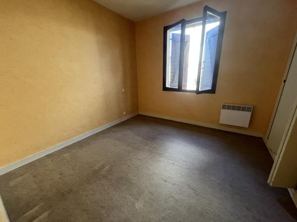 ref 112615 THOUARS Centre ville maison de plain pied type 4 avec jardin et garage