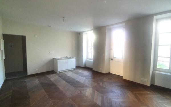 Appartement à vendre    3 pièces • 52,30 m2 Brie-Comte-Robert