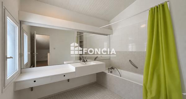 À vendre Appartement 4 pièces 98.66 m² - Saint-ismier 38330