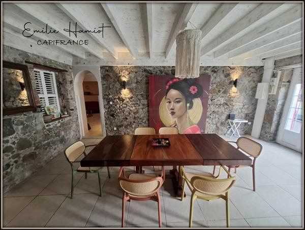 A louer - Maison de Bourg Atypique et Rénovée – Vue Mer et Montagne – Saint-Pierre (972)