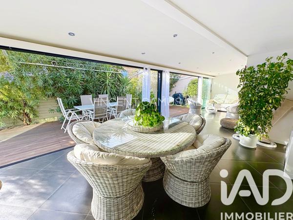 Maison à vendre 6 pièces 177 m² Sanary-sur-Mer