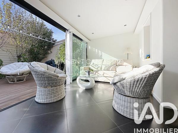 Maison à vendre 6 pièces 177 m² Sanary-sur-Mer