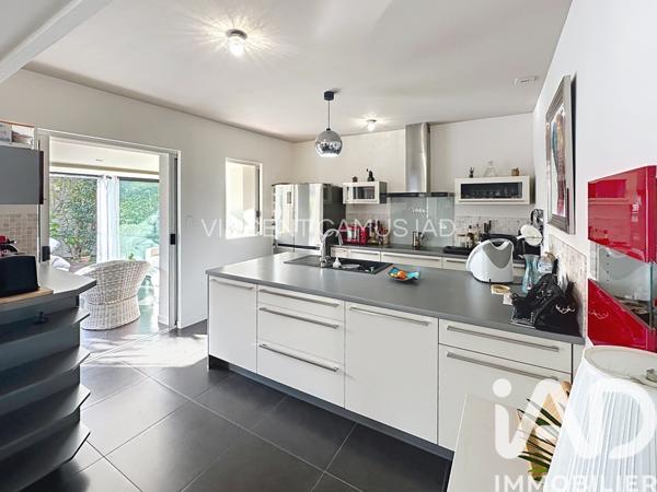 Maison à vendre 6 pièces 177 m² Sanary-sur-Mer