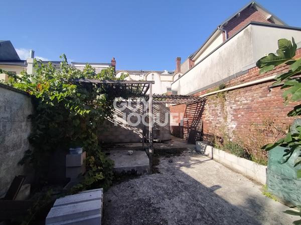 Immeuble à usage mixte Habitation & Local commercial à vendre à PÉRONNE (80200).