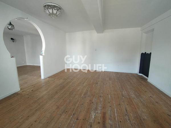 Immeuble à usage mixte Habitation & Local commercial à vendre à PÉRONNE (80200).