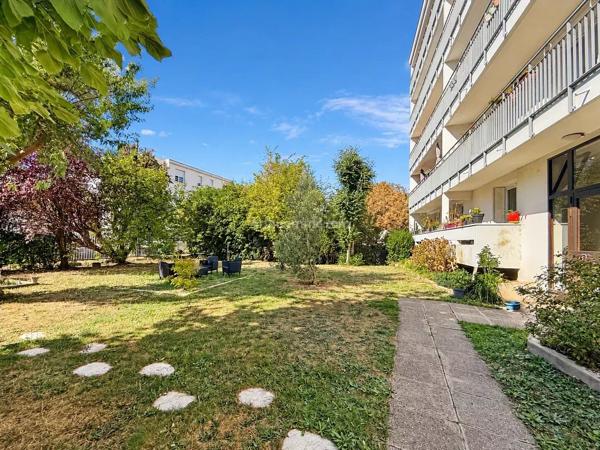 Vente                                                      Appartement
                        
                     2 pièces                      43 m2                     à Lagny-sur-Marne