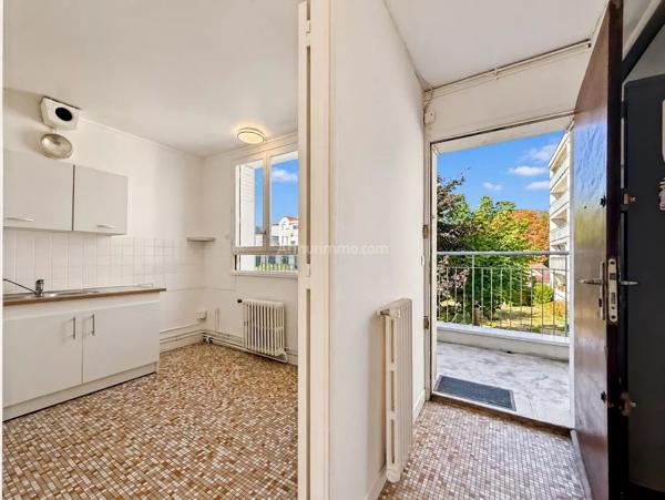 Vente                                                      Appartement
                        
                     2 pièces                      43 m2                     à Lagny-sur-Marne