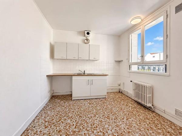 Vente                                                      Appartement
                        
                     2 pièces                      43 m2                     à Lagny-sur-Marne