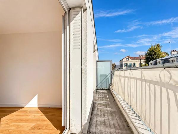 Vente                                                      Appartement
                        
                     2 pièces                      43 m2                     à Lagny-sur-Marne