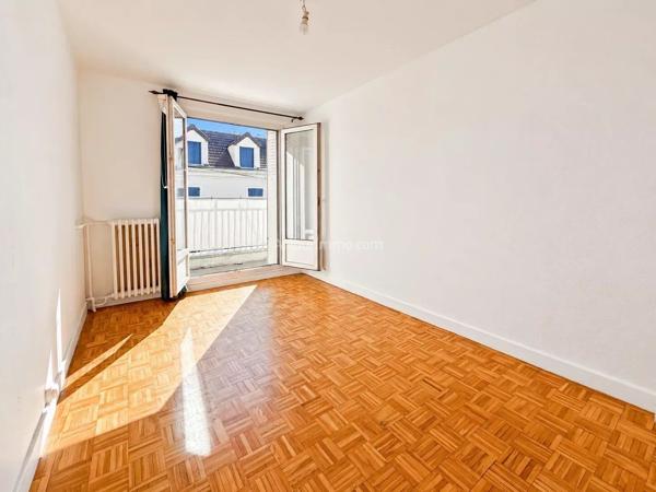 Vente                                                      Appartement
                        
                     2 pièces                      43 m2                     à Lagny-sur-Marne
